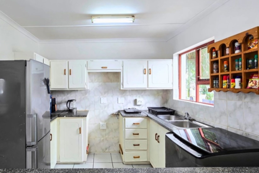 5 Bedroom Property for Sale in Gonubie Eastern Cape